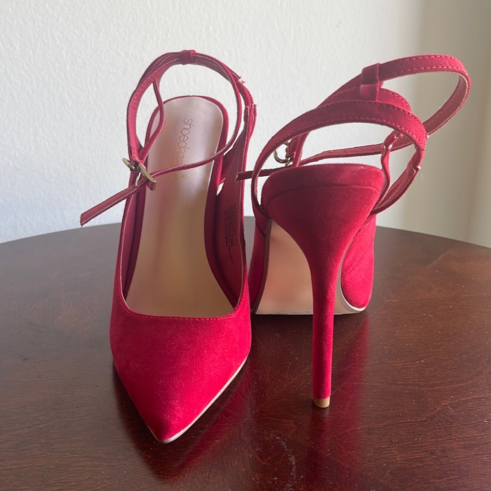 Red Pumps